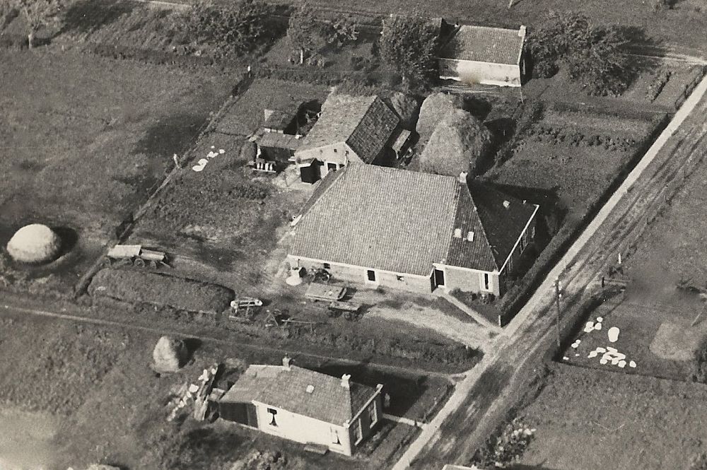 luchtfoto Bouwen begin jaren 50
