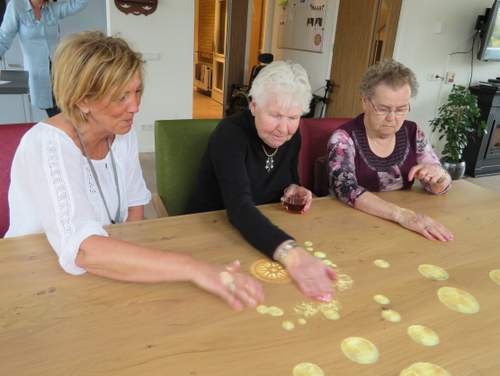 170510 Foto bij persbericht Tovertafel brengt ouderen Zorggroep Hof en Hiem in beweging