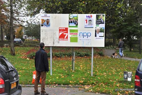 13110252 Verkiezingsbord in 2013