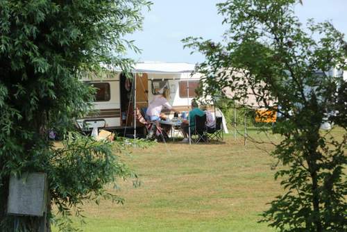 180727 Camping Leenstra Teroele caravan