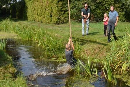190831 Survival Ouwstertrijegeaen