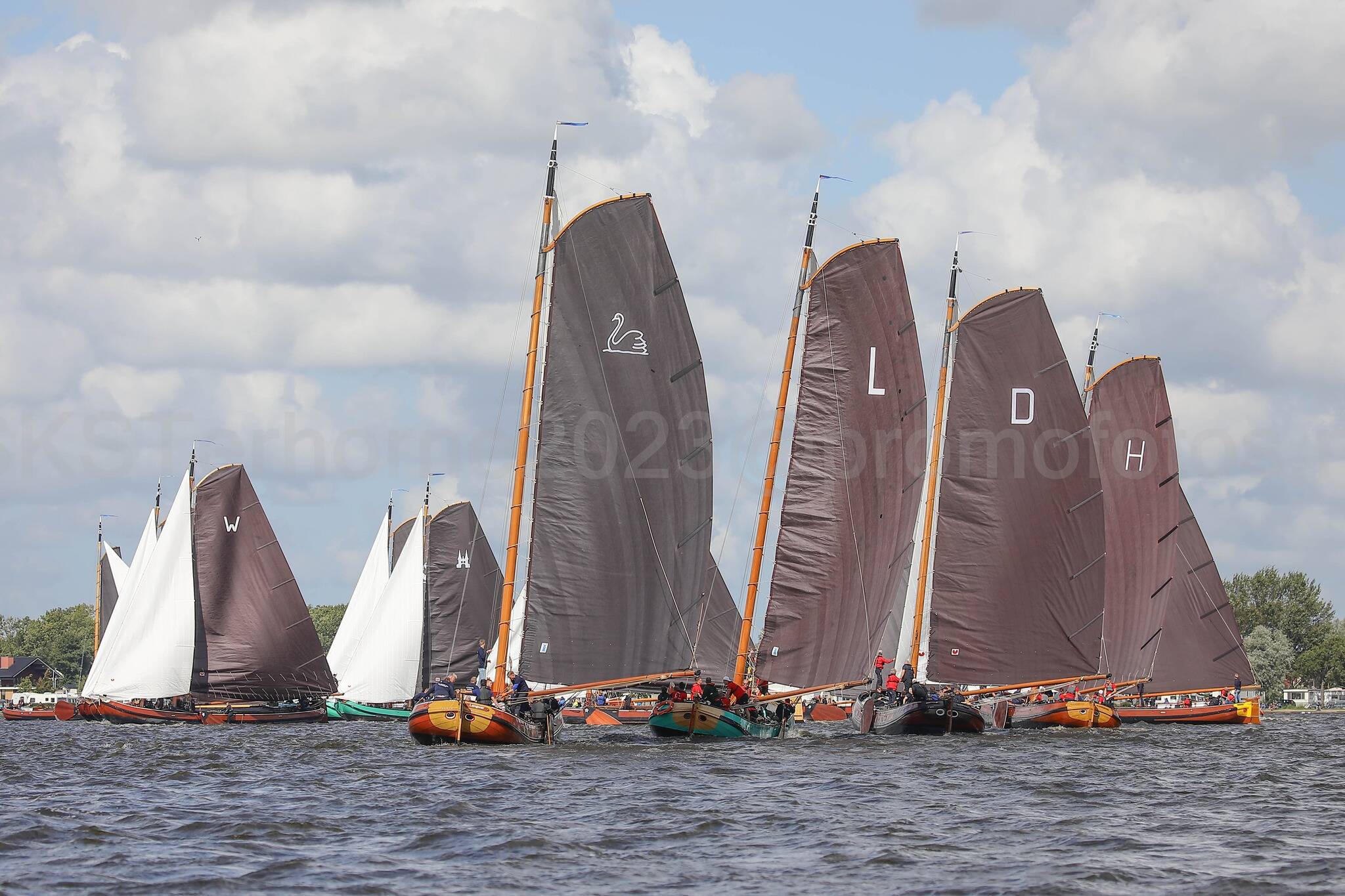 230809 SKS skutsje Terherne Langweer c Promosfotos nl