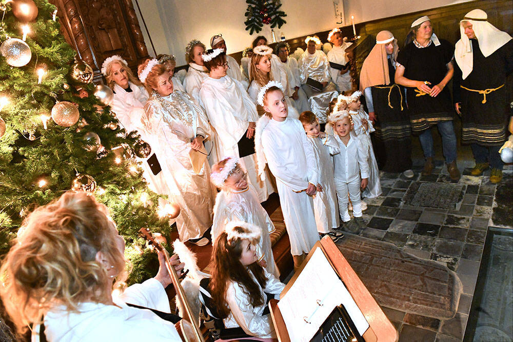 231224 Langweer Kerstspel in dorpskerk 5 1000