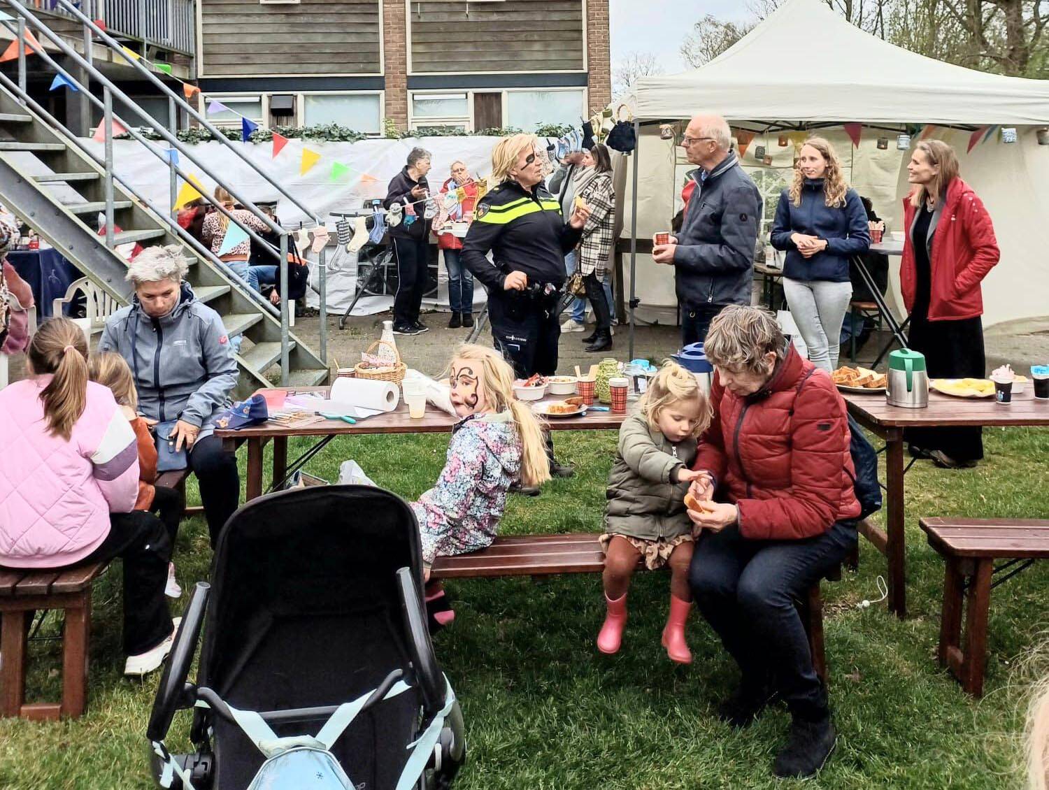 240411SintNyk kledingbank 1jaarfeest overzicht