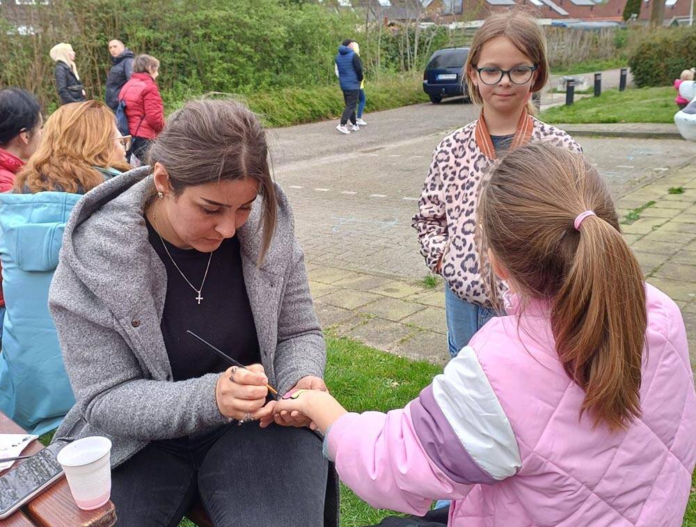 240411SintNyk kledingbank 1jaarfeest schmink