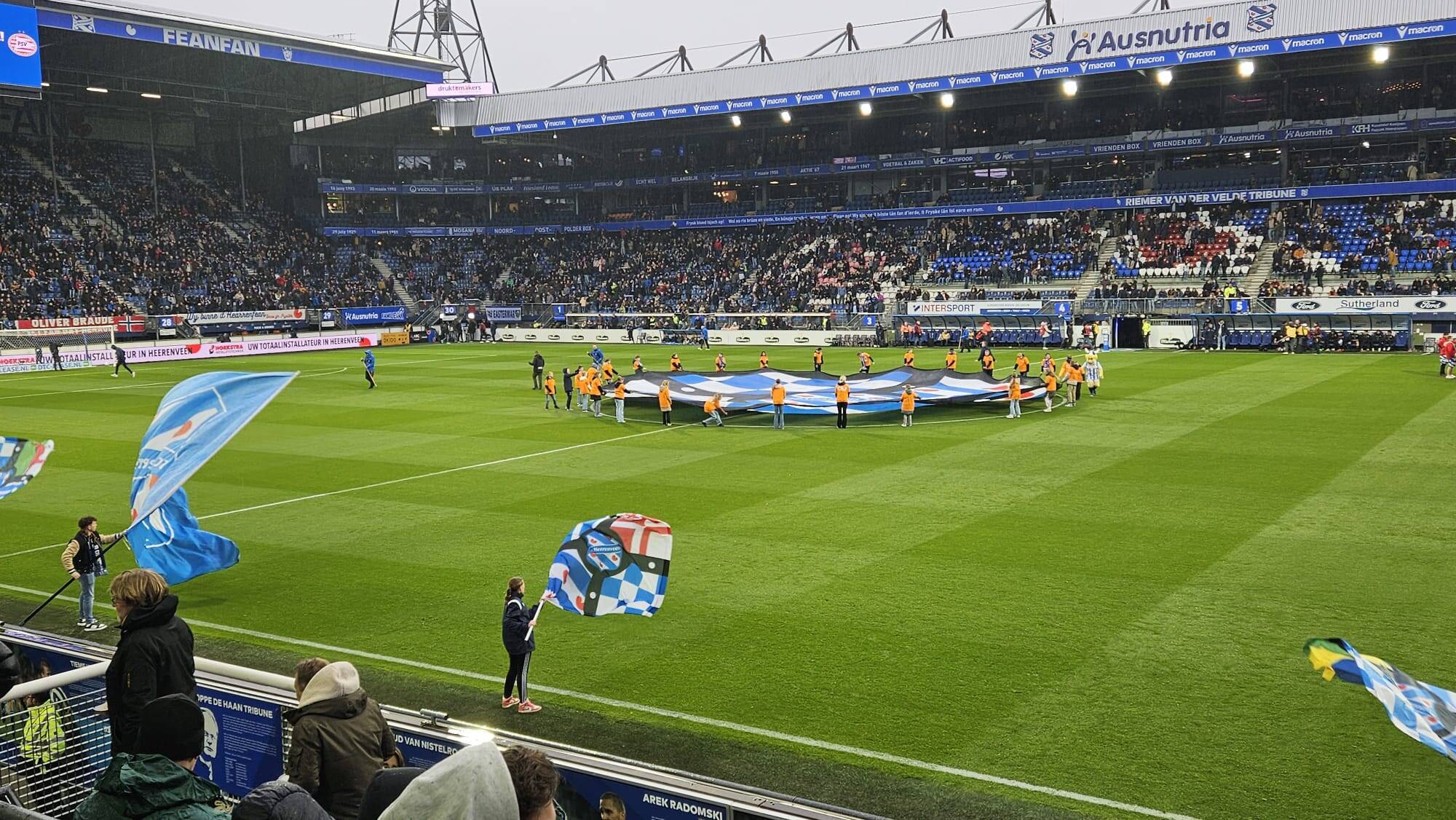 240425 Heerenveen voetbal vlagScHeerenveen DePaedwizer 1