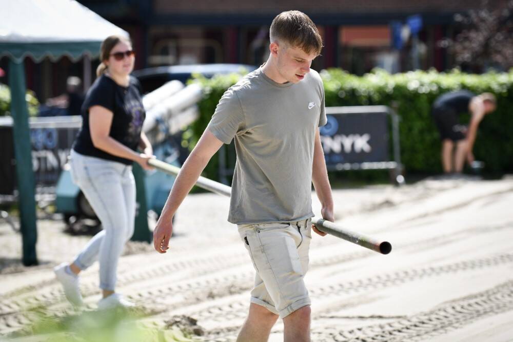 240518 SintNyk KPJ beachvolleybal voorbereidingen 2 1000