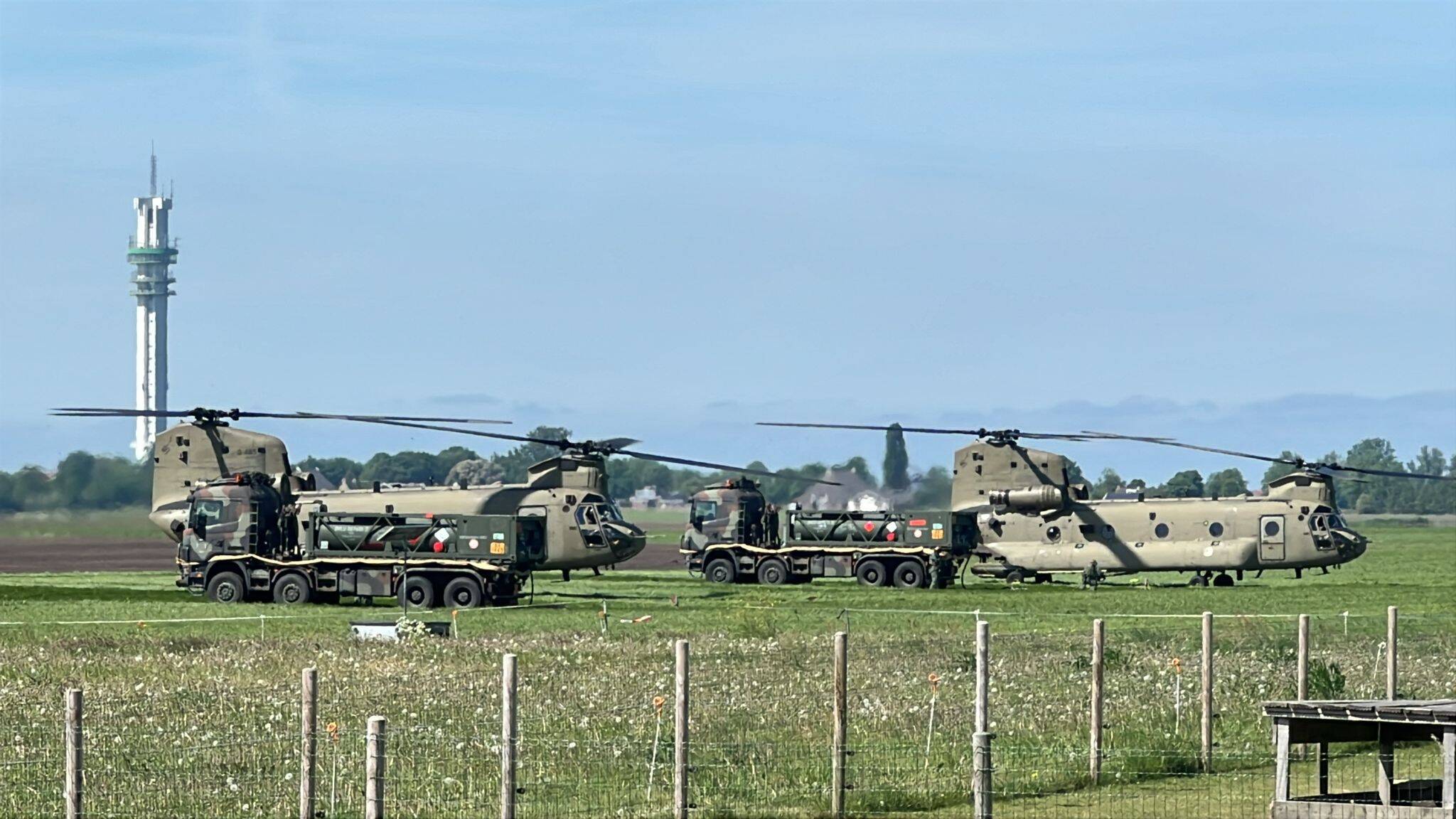 250514 SintNyk Westend legeroefening FalconSpring Chinook 4