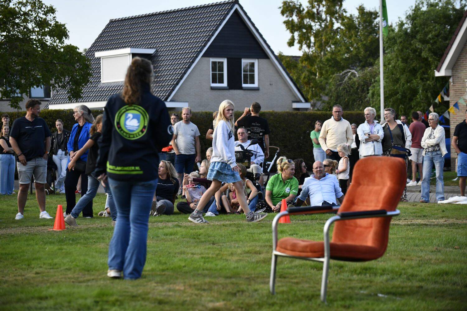 250830 langweer Merke stoelendans 15 c ByldBrege MennoDijkstra 1500