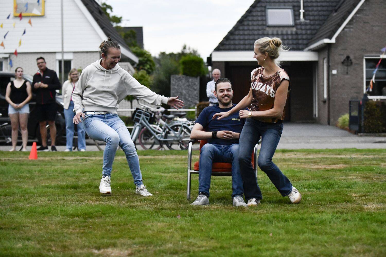 250830 langweer Merke stoelendans 1 c ByldBrege MennoDijkstra 1500