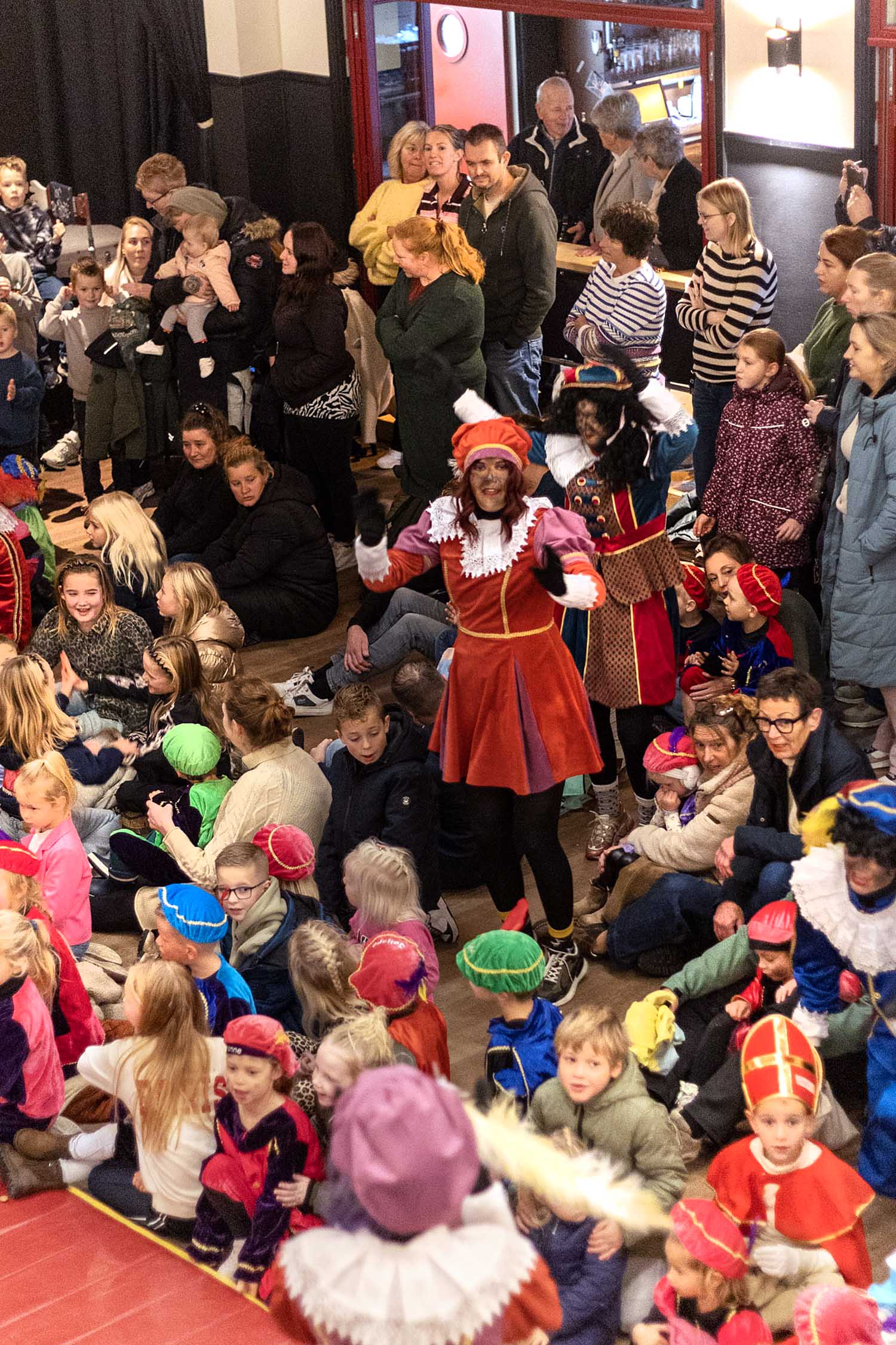 251115 SintNyk intochtSint 5