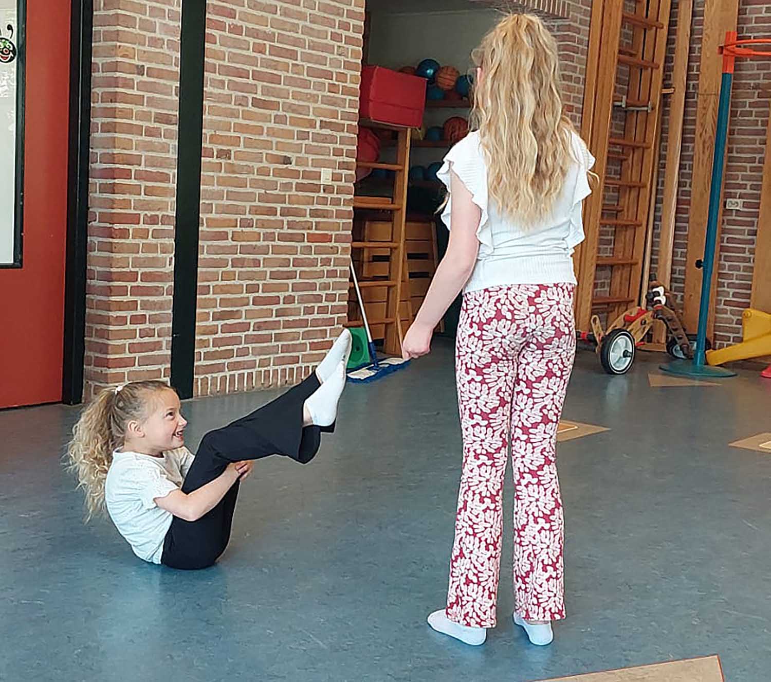 250602 SintNyk Bloeiweek dans c WIllydeGroot