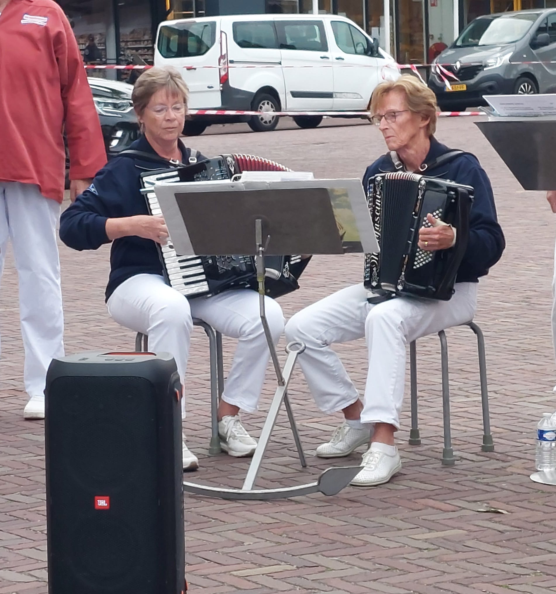 250604 SintNyk Bloeiweek shantykoren Tegenwind accordeon