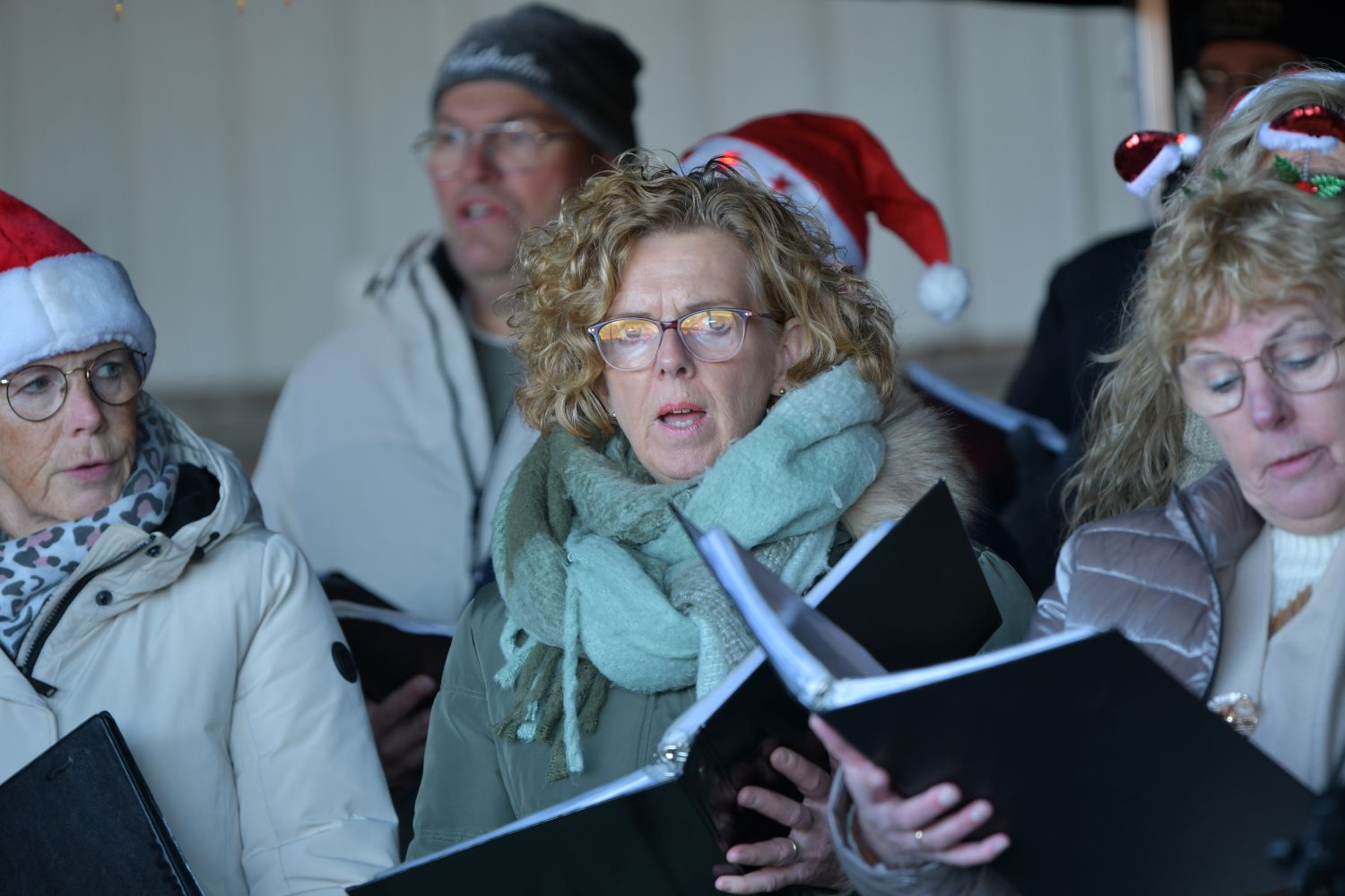 251226 SintNyk Krystkuier 8607 1500