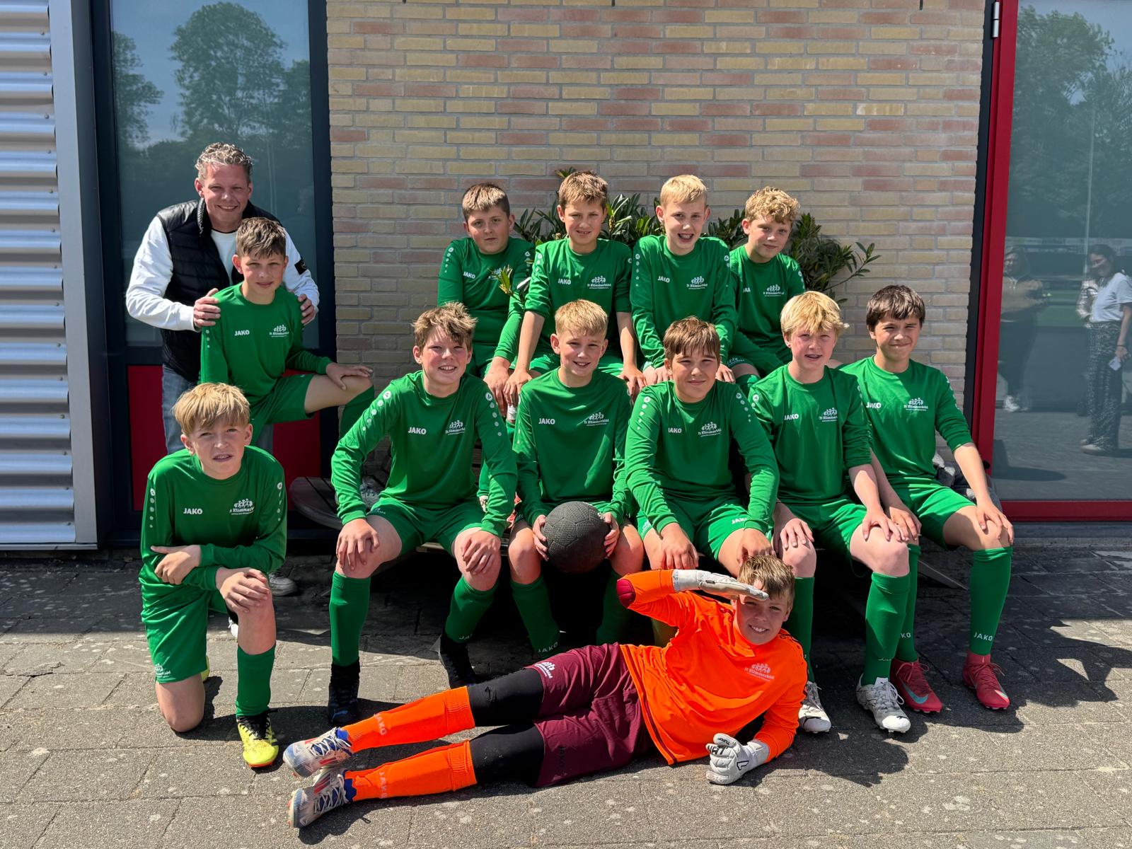 250522 SintNyk ItKlimmerbled schoolvoetbal 1