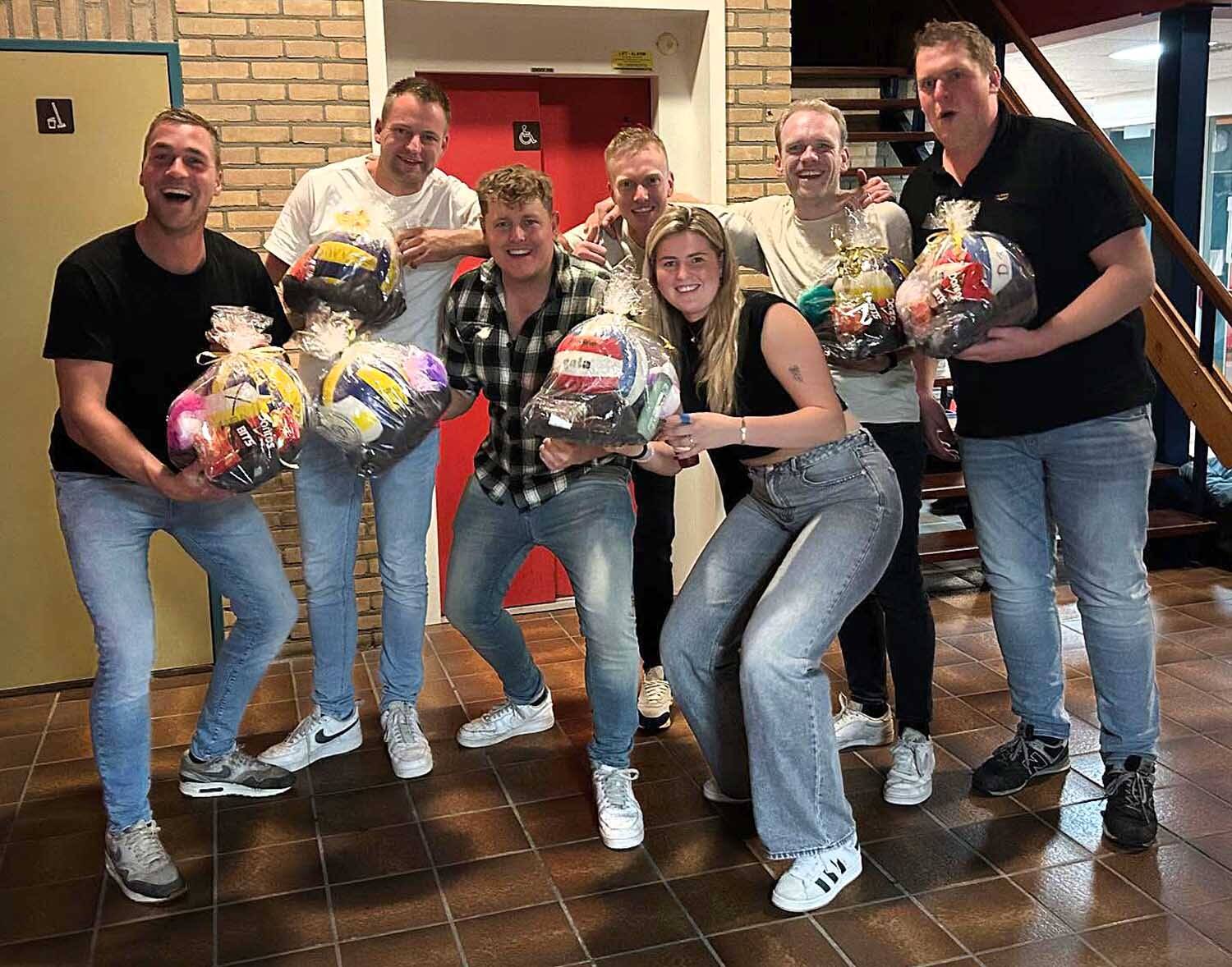 251011 SintNyk winnaars Keet24B buurtbedrijventoernooi 1 c SNVV
