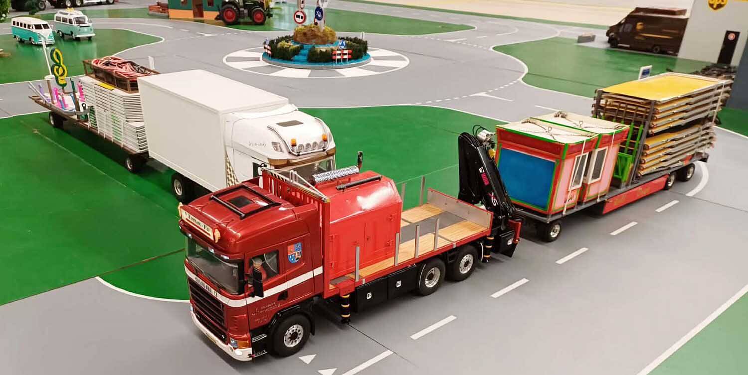 2502 SintNyk Kermisexpo RobDullaert ShakeR4Rollover 4 RobDullaert