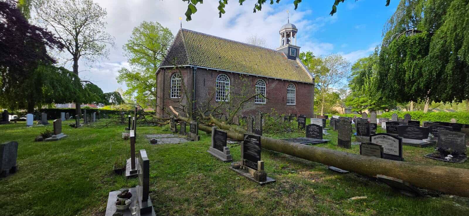 260727 SintNyk PKN kerk stormschade bomen zerken 5 c PieterDijkstra