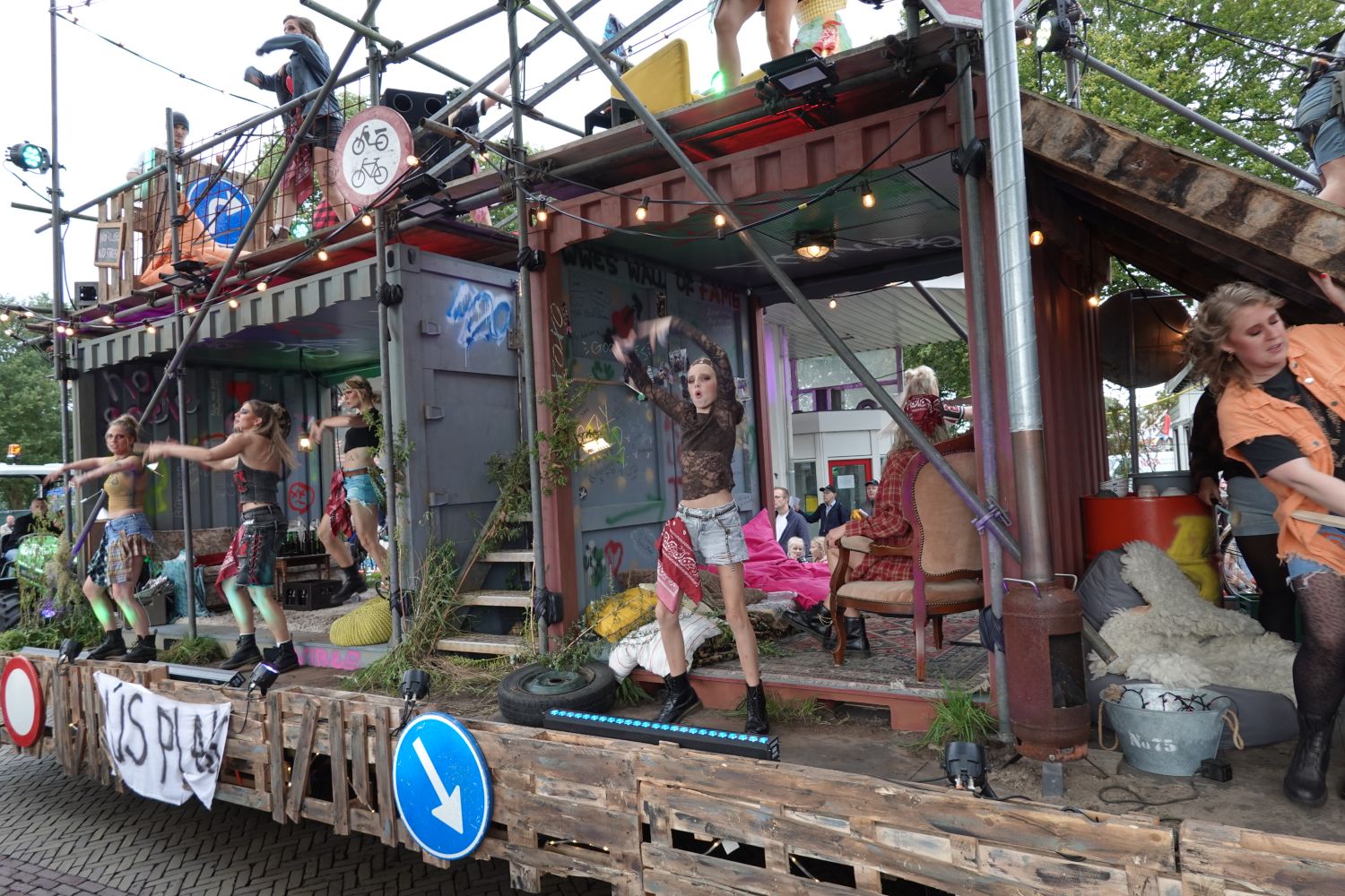 260903 SintNyk optocht ochtend 21 Noordoost nl 1500
