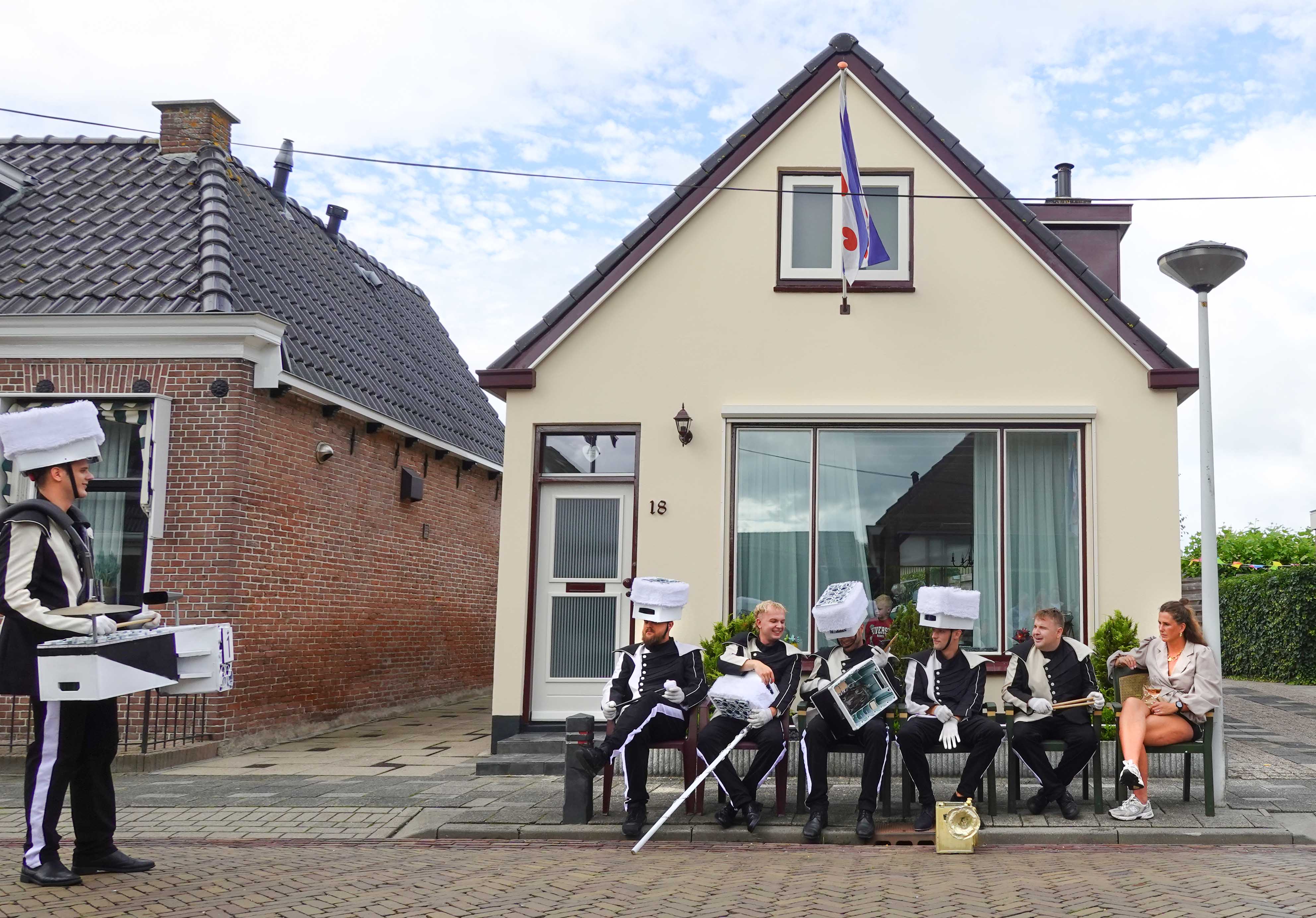 260903 SintNyk optocht ochtend 67 Noordoost nl