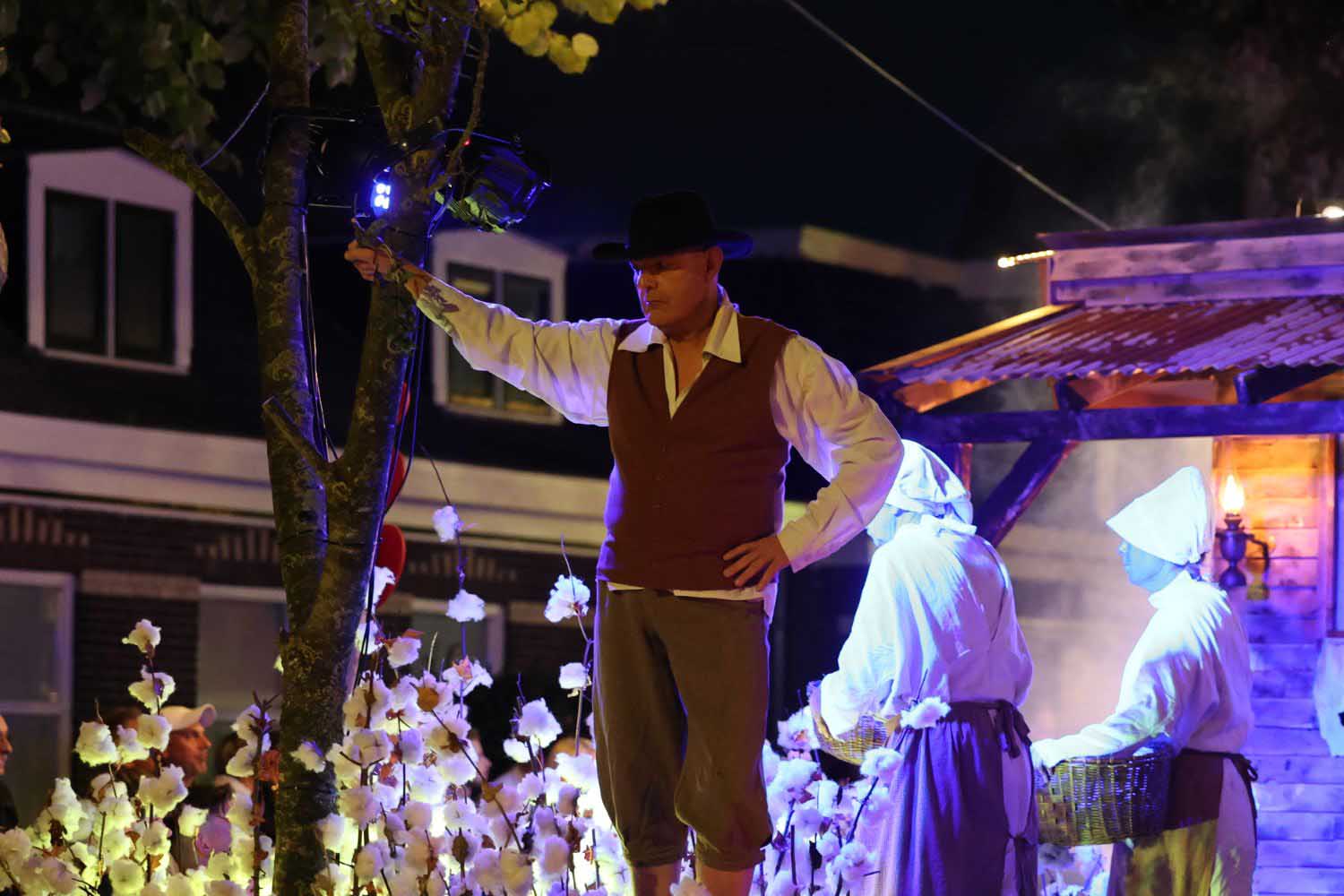 260903 SintNyk optocht avond 38 JustYvon 1500