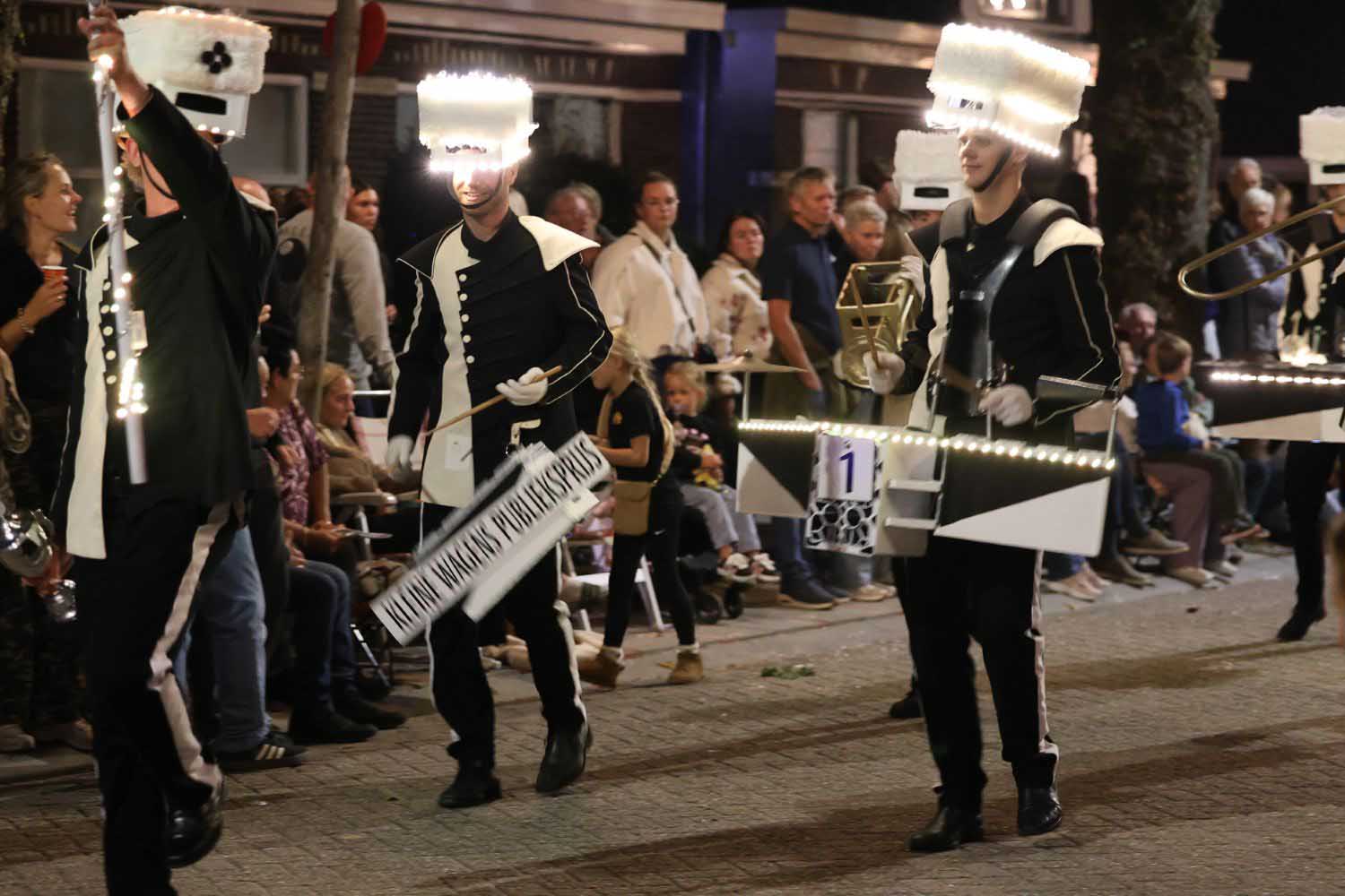 260903 SintNyk optocht avond 43 JustYvon 1500