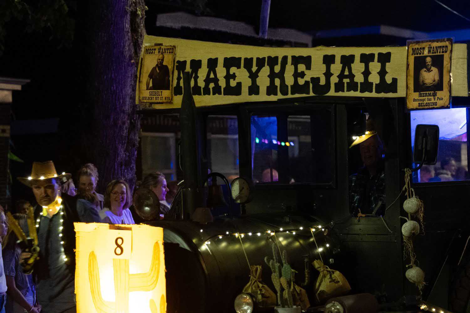 260903 SintNyk optocht avond 46 JustYvon 1500