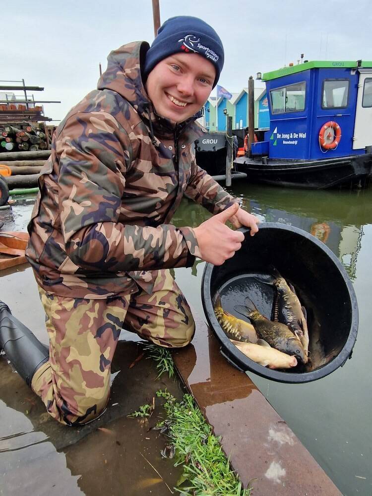 221126 Grou spiegelkarpers loslaten