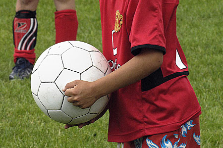 De jeugddag van Voetbalvereniging Akkrum op zaterdag 7 juni 2008 werd druk bezocht. Alle jeugdleden deden mee aan uiteenlopende balvaardigheidsspelletjes. Topper was de strijd om de Penaltybokaal, waarbij de spelers penalties mogen nemen met de keepers Michel Geertsma en Mart van Dijk op doel.