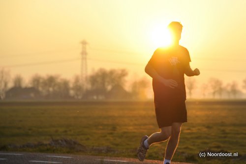 14030951 hardlopen zonsondergang