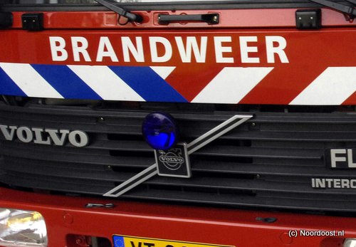 07042857 Brandweer auto front