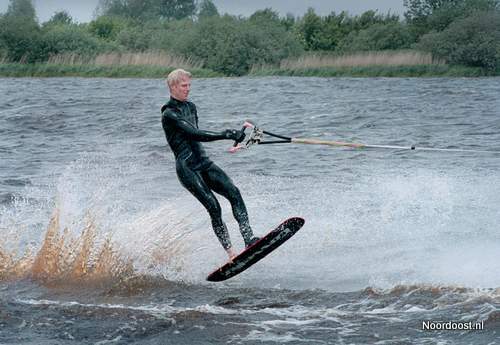 99051301 Waterskien