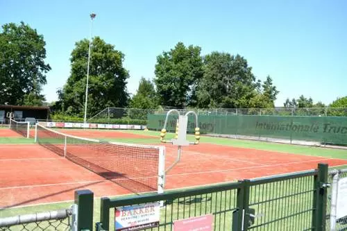 190731 Tennisbaan Langweer