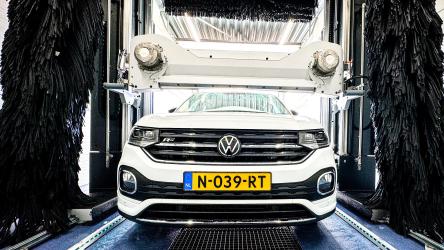 Nieuwe autowasserette Sint Nyk geopend