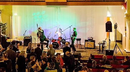 Band Grooving speelt in Top 2000-dienst in Sint Nyk