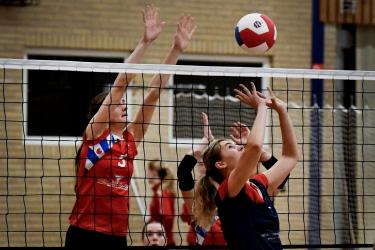 Het Wapen van Friesland SNVV 1 verliest van VC Sneek 4