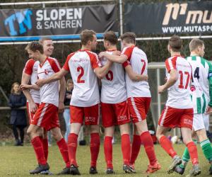 Renado wint ruim van Oldemarkt