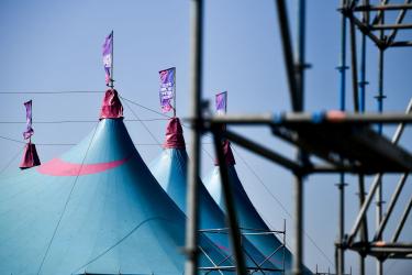 Belgen bouwen tenten op voor tiende editie Bregepop