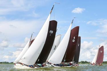 Twee Langweerder skûtsjes bij opening seizoen 2025