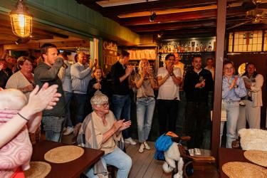 Heropening en driejarig jubileum restaurant Noflik in Langweer