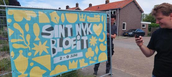 De Bloeiweek gaat los; alles op groot spandoek