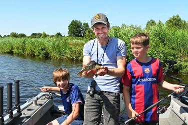 Ons Genoegen: driekwart eeuw hengelsport in Sint Nyk