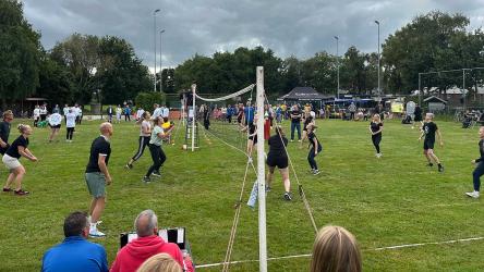 Eerste Trijegeaster Volleybaltoernooi: beregezellig