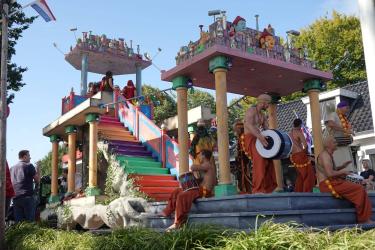 Optocht Sint Nyk: van swingende dodendans tot dikke scheten