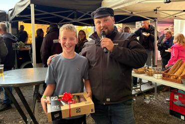 Buffel van Langweer wint trekproef tijdens Sleepbootdagen Akkrum 2025