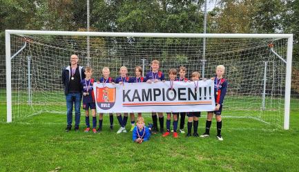 Voetballers van RVLC Jo12-2 kampioen 