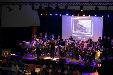 Kerstfeest met fanfare Ouwsterhaule in tenniskantine