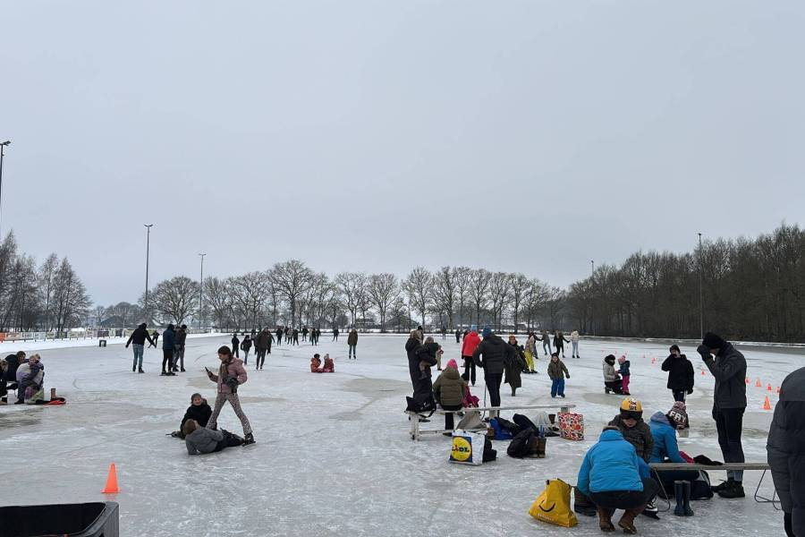 IJsbaan Sint Nyk open, Scharsterbrug officieel dicht