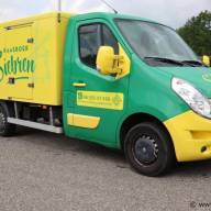 Groengele kaaswagens en inventaris Kaasboer Siebren onder de hamer
