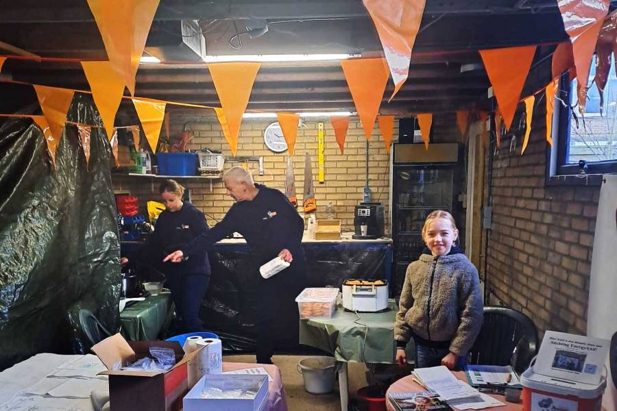 Derde oliebollenactie in Sint Nyk voor Stichting Energy4All